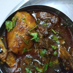 A picture of Mutton aloo.