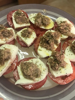Una foto de Ensalada de tomate 🍅