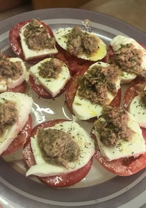 Una foto de Ensalada de tomate 🍅