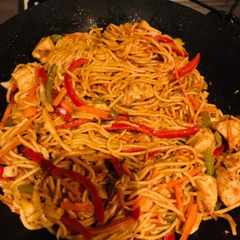 A picture of Hot and spicy chowmien.