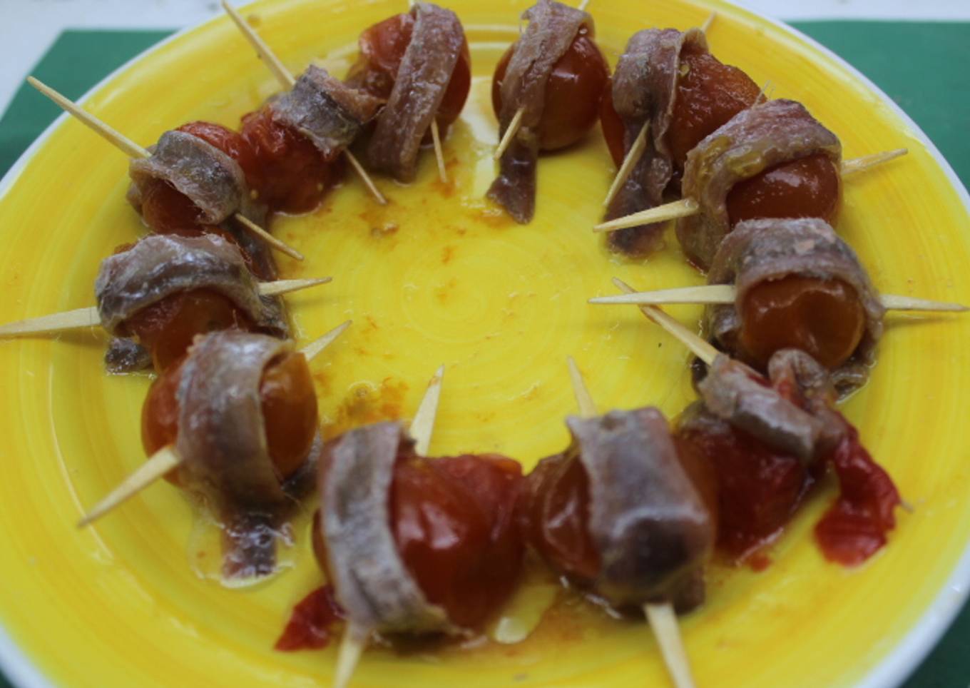 Tomates cherrys en almíbar con anchoas