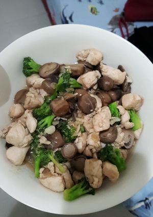 Foto resep Ayam Cah Brokoli