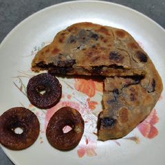 A picture of Anjeer Khajur vedami.