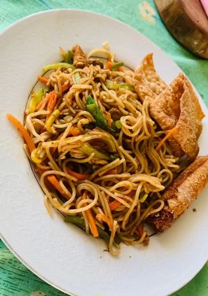 Una foto de Chao mein casero