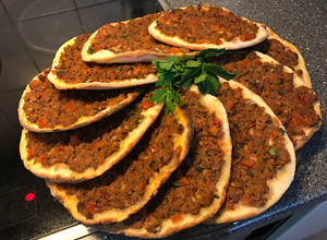 صورة لوصفة صفيحة (لحم بعجين)