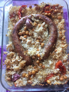 Una foto de Arroz al horno con butifarra catalana
