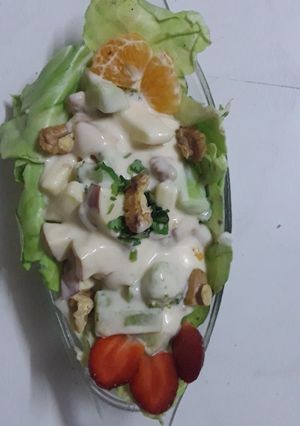 A picture of Waldorf salad.