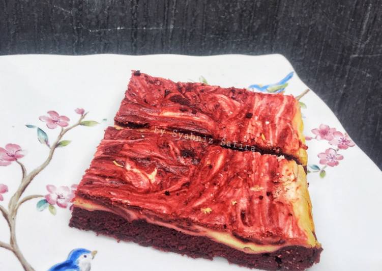 Cara Gampang Membuat Red Velvet Cheesecake Swirl Brownies yang Sempurna