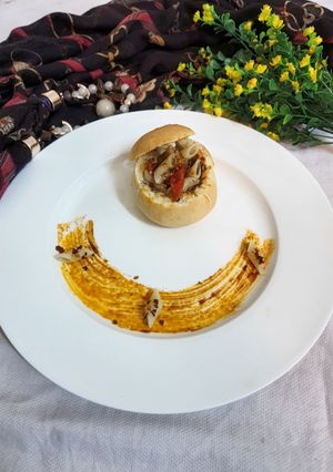 A picture of Pasta bread bowl.