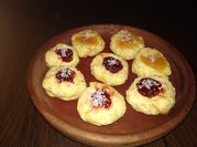 Una foto de scones sin huevo dulces