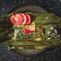 รูปของ Pepes ikan salmon bumbu kuning