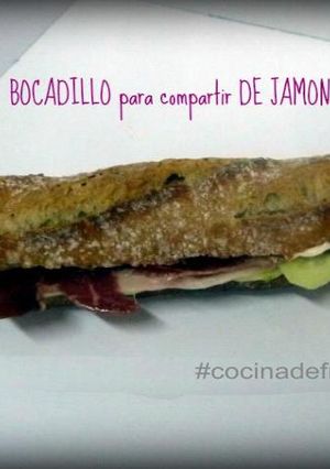 Una foto de Bocadillo para compartir de Jamón y Pepino