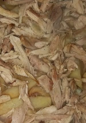 صورة لوصفة بطاطا و دجاج بالصنية 🥔🍗
