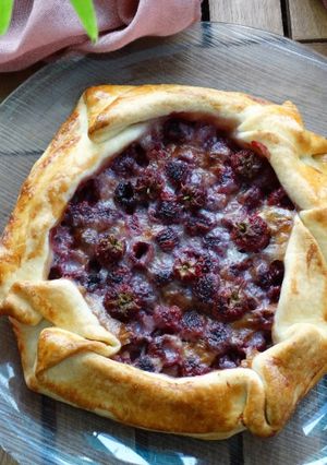 Una foto de Galette de frambuesas y queso de cabra