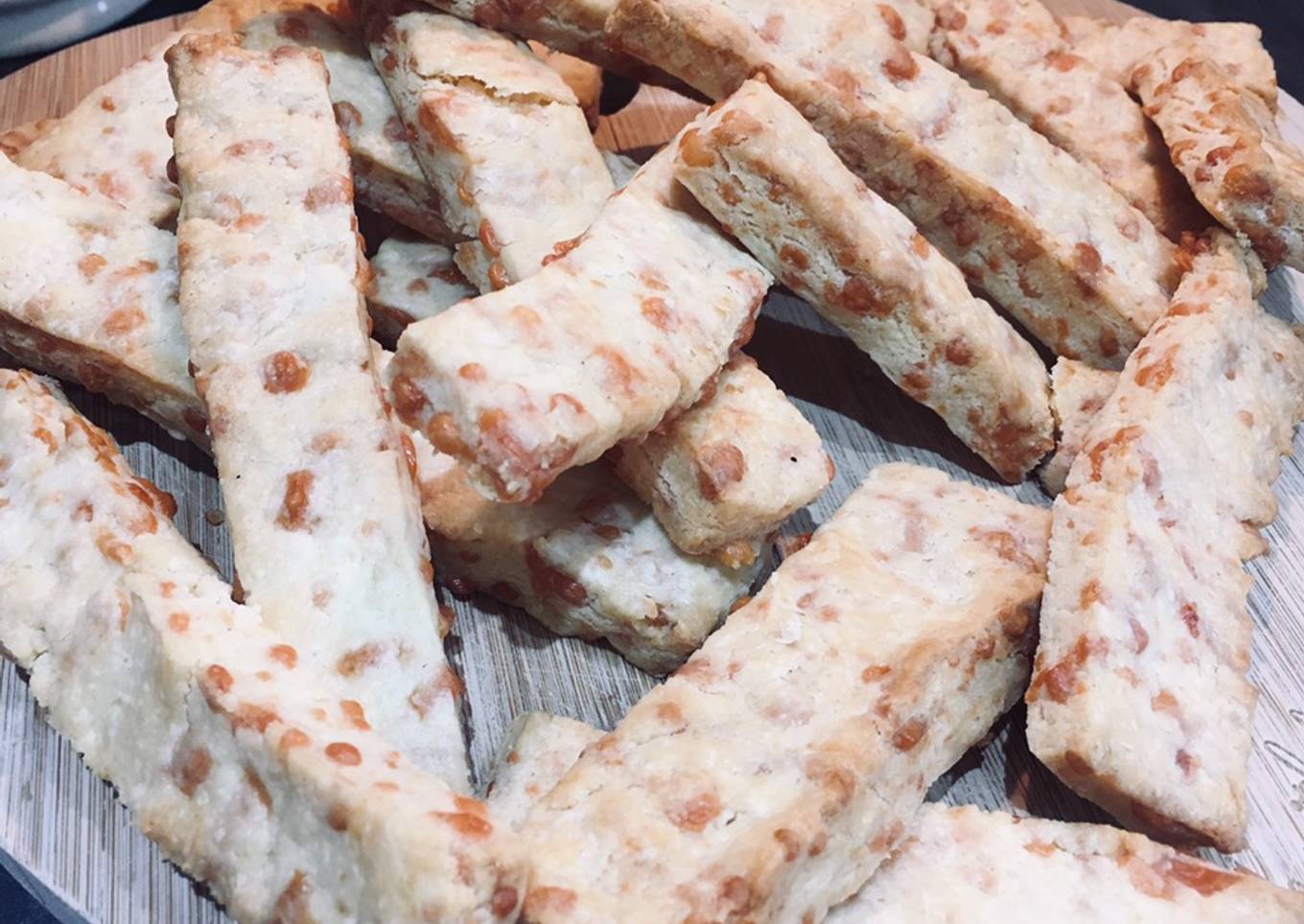 Cheese straws