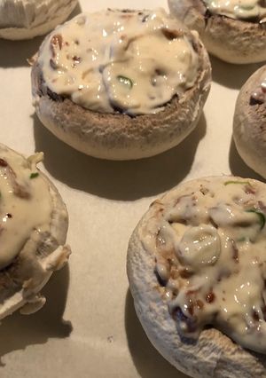 Gazdag sajtkrémmel töltött gombafejek 🧀 recept fotója