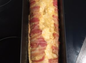 Baconös-sajtos csirkemell őzgerinc formában recept fotója