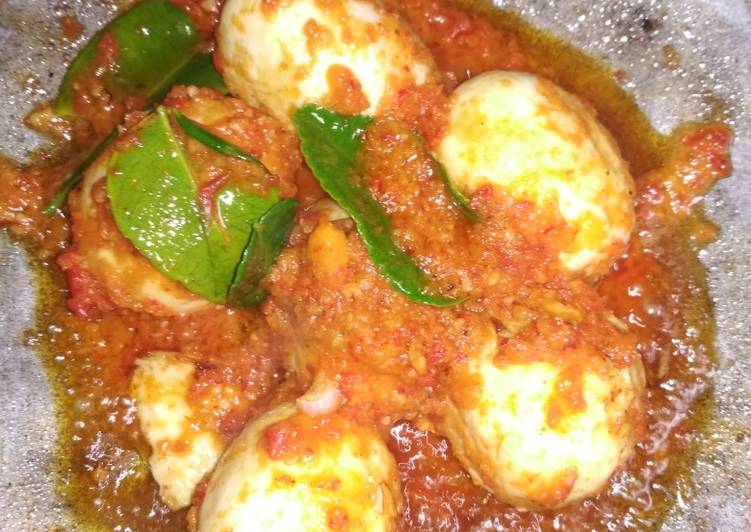 Langkah Mudah untuk Menyiapkan Balado telur bulat yang Lezat