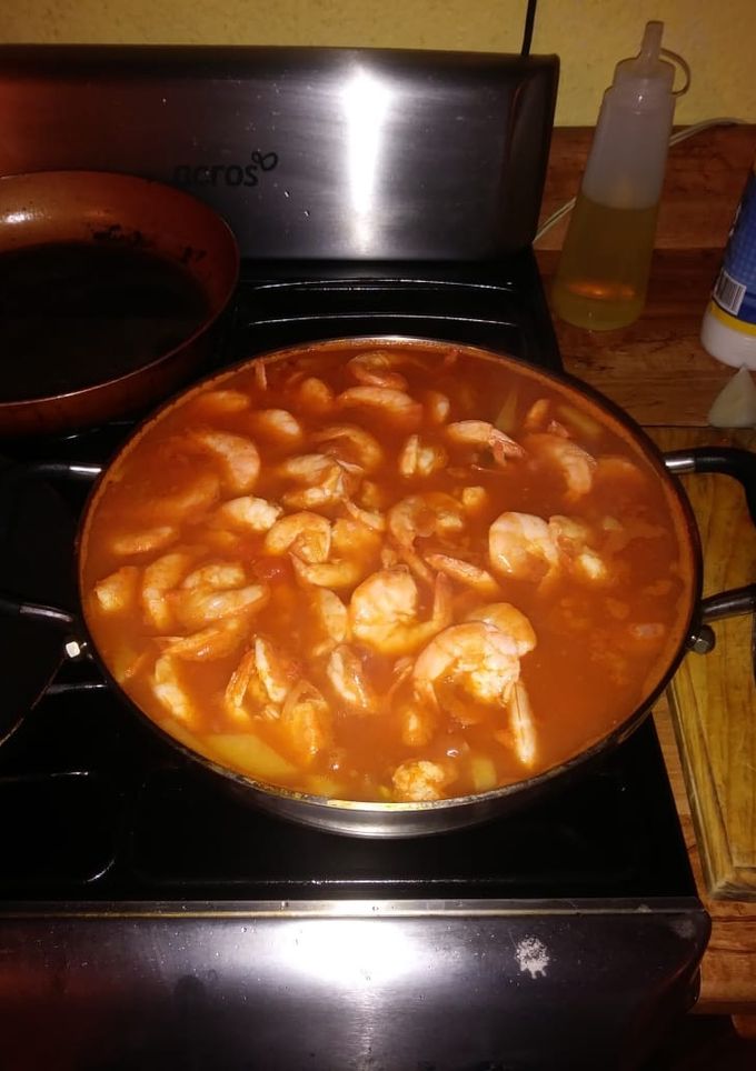 Una foto de Caldo de camarón