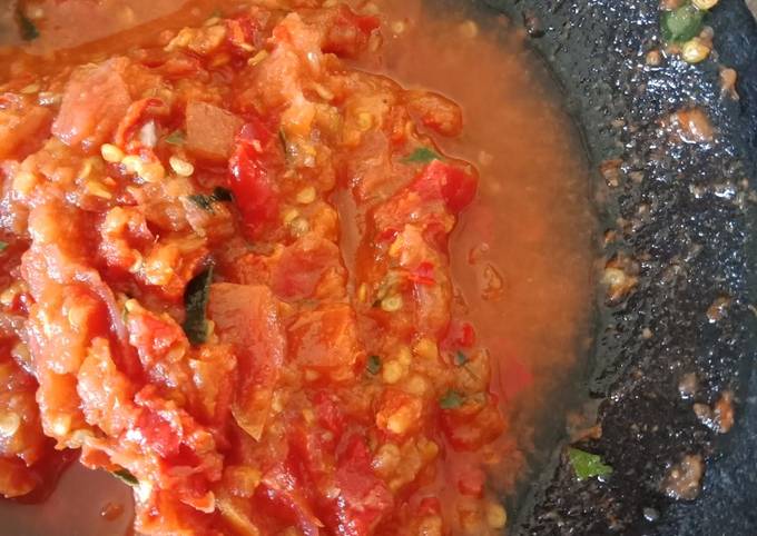 Simple Way to Make Perfect Chili Sauce with Kaffir lime leaves (Sambal jeruk purut)