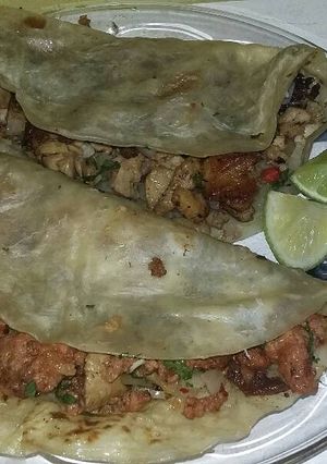 Una foto de Quesadillas de pastor y bistec