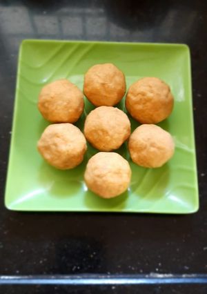பொட்டுகடலை லட்டு செய்முறை முக்கிய புகைப்படம்