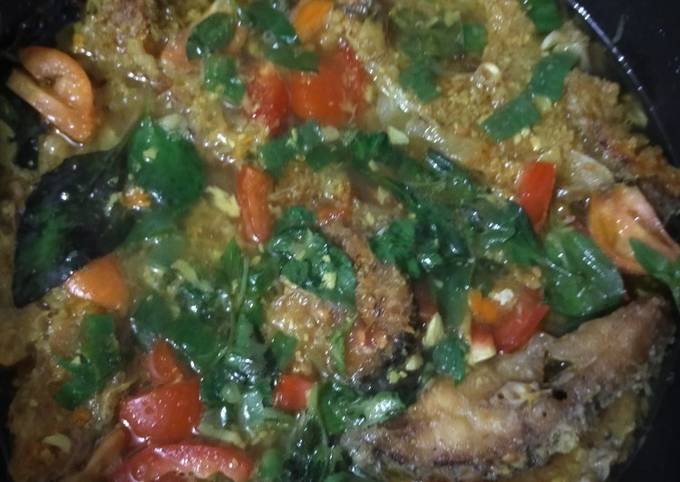 Langkah Mudah untuk Membuat Ikan Gurame Bumbu Kuning, Enak