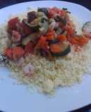 Cuscús con verduras y gambas al vapor