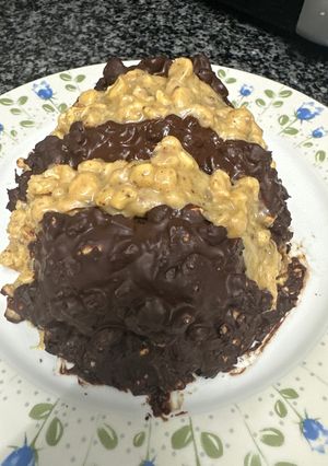 Foto principal de 606. Brownie bicolor de frutos secos (postre)