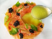 Una foto de tartar salsa