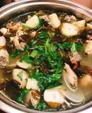 Canh măng chua gà lá giang