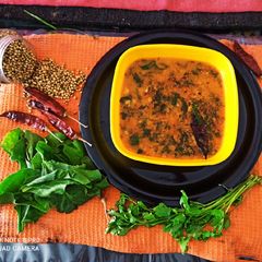 A picture of Dhaba style dal palak.