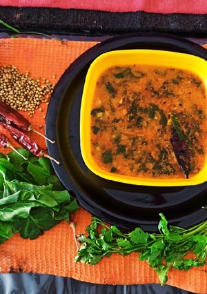 A picture of Dhaba style dal palak.