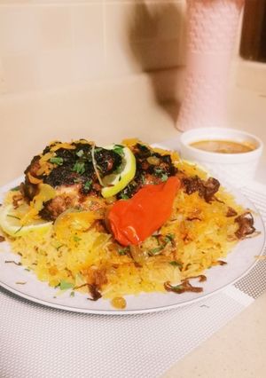 صورة لوصفة رز بخاري ودجاج شوايه بطريقتي