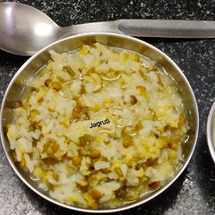 Green Split Moong Dal Khichdi (Chilke wali moong dal Khichdi) !! A picture of Green Split Moong Dal Khichdi (Chilke wali moong dal Khichdi) !!.