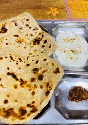 A picture of Plain Paratha.