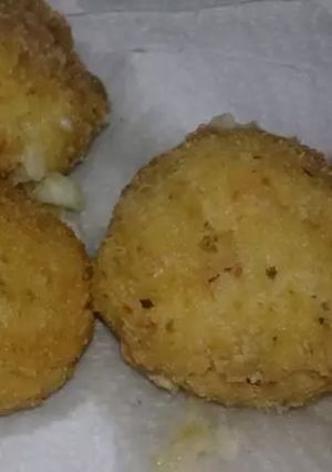 Una foto de Bombas de papa y queso