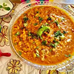 A picture of Daal lauki.