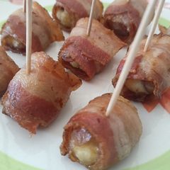 A picture of Bacon wrapped chestnuts.