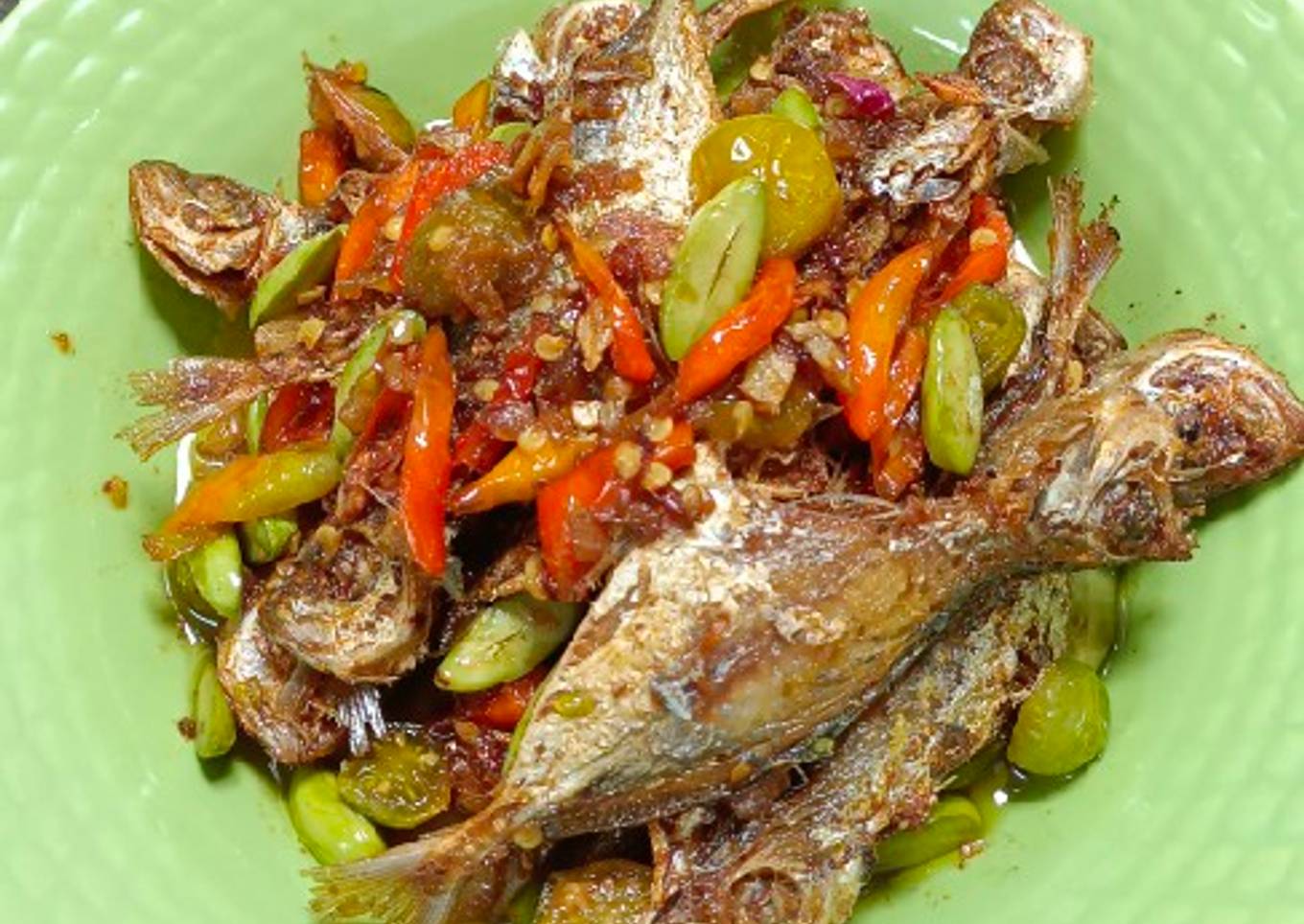 Ikan selar masak cabe