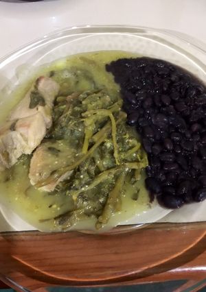 Una foto de Verdolagas con cerdo en chile verde