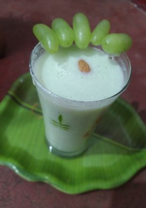 ग्रपेस शेक(grapes shake recipe in hindi) रेसिपी मुख्य फोटो