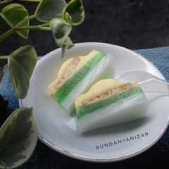 รูปของ Puding tiga lapis
