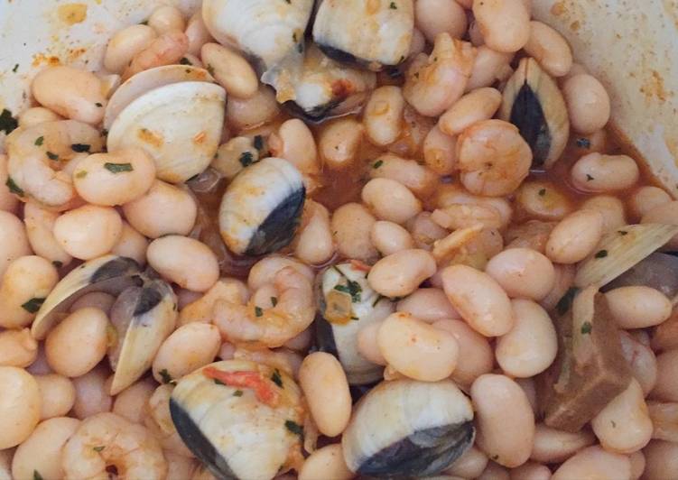 Alubias con almejas y gambas