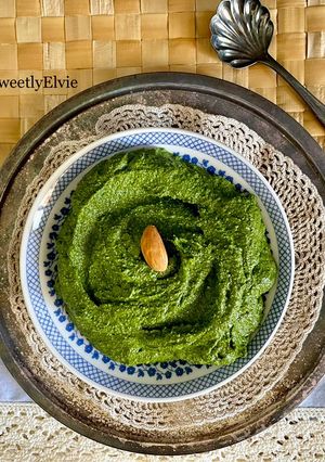 Foto di Pesto di spinaci e mandorle