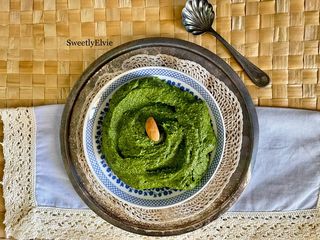 Pesto di spinaci e mandorle