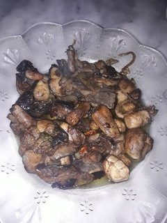 صورة لوصفة فطر بالبصل وزيت الزيتون