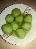 ম্যাংগো এসেন্সে তৈরি রসগোল্লা(mango essence a toiri rasgolla recipe in bengali)