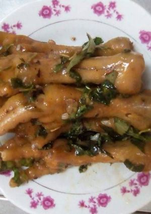 Hình của món Chân gà hấp rau răm.