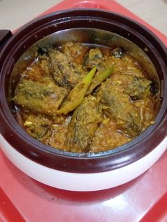 चटपटे मसालेदार करेले (Chatpate masaledar karele recipe in Hindi) रेसिपी मुख्य फोटो